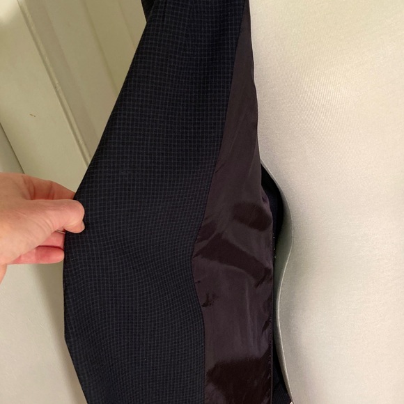 Babaton summer weight loose navy patterned blazer - Picture 5 of 11